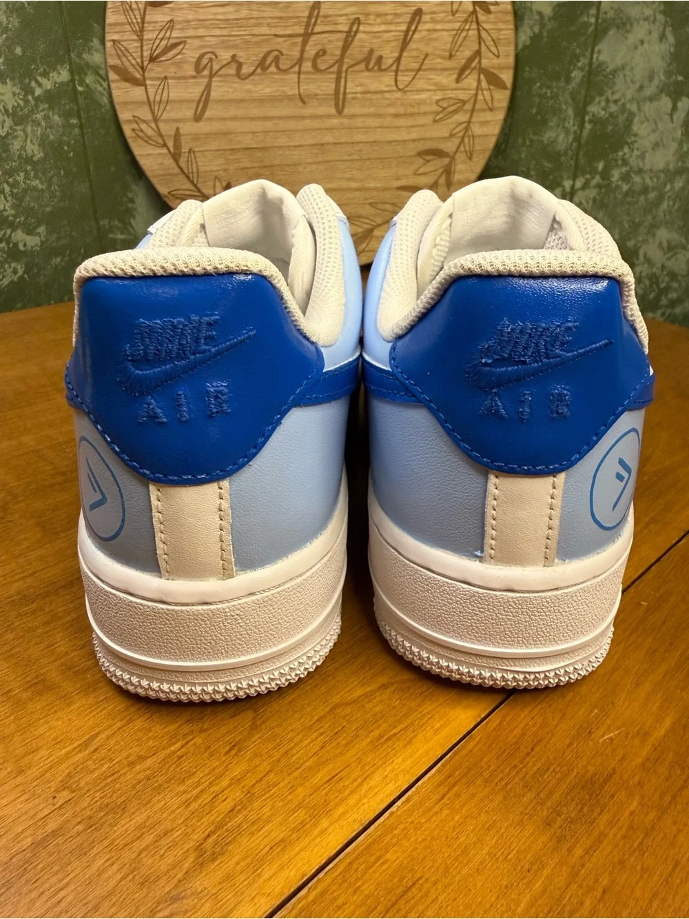 Nike Air Force 1 Size 7.5 DD8959-100